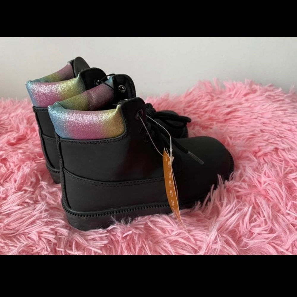 Size 2 Rainbow boots - Picture 2 of 3